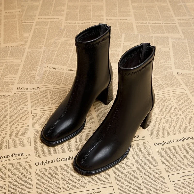 Retro Short Boots Women's 2023 Autumn and Winter New Square Toe Medium Thick Heel Net Red Zipper Thin Thin Single Boots Women