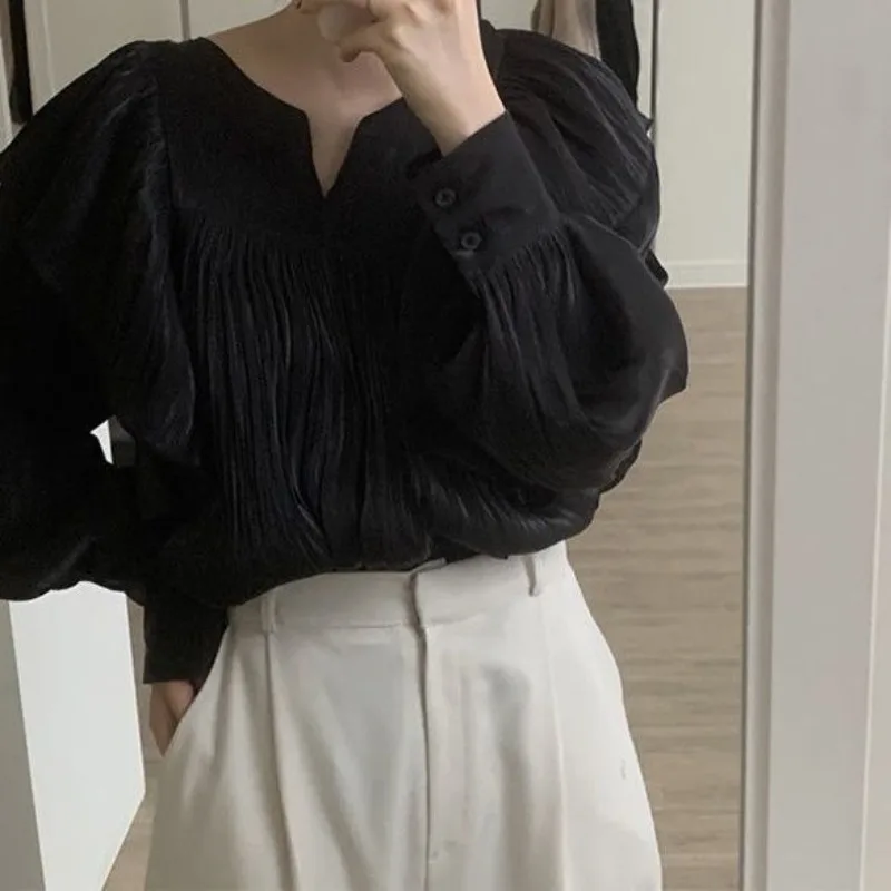 Women\'s Solid V-Neck Ruffles Folds Pullover Shirt Spring Korean Fashion Female Clothing Loose Bubble Sleeve Sweet Blouses Tops