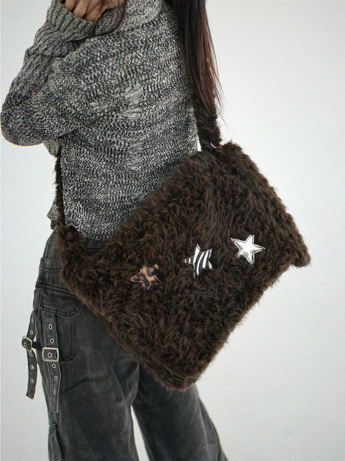 Autumn and Winter Plush Retro Shoulder Bags Versatile Sweet Girl Style 2025 New star Decoration Women's Crossbody Bags