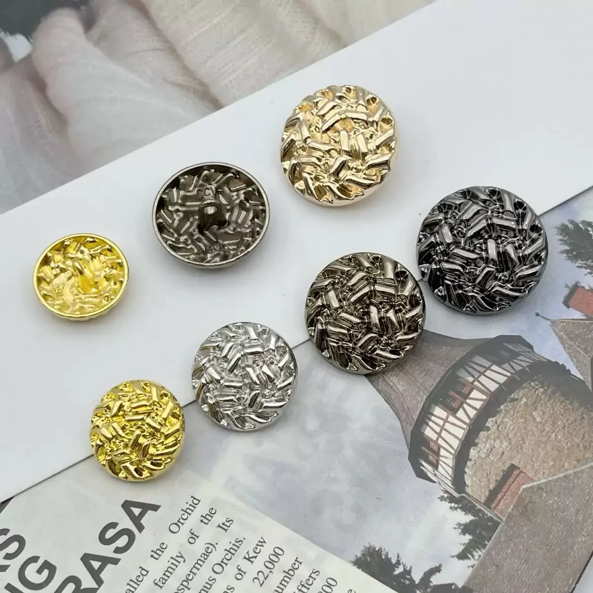 18/20/23/25mm Gold Silver Black Vintage Round Metal Button For Clothing Handmade Sewing Coat Buttons DIY Accessories 2
