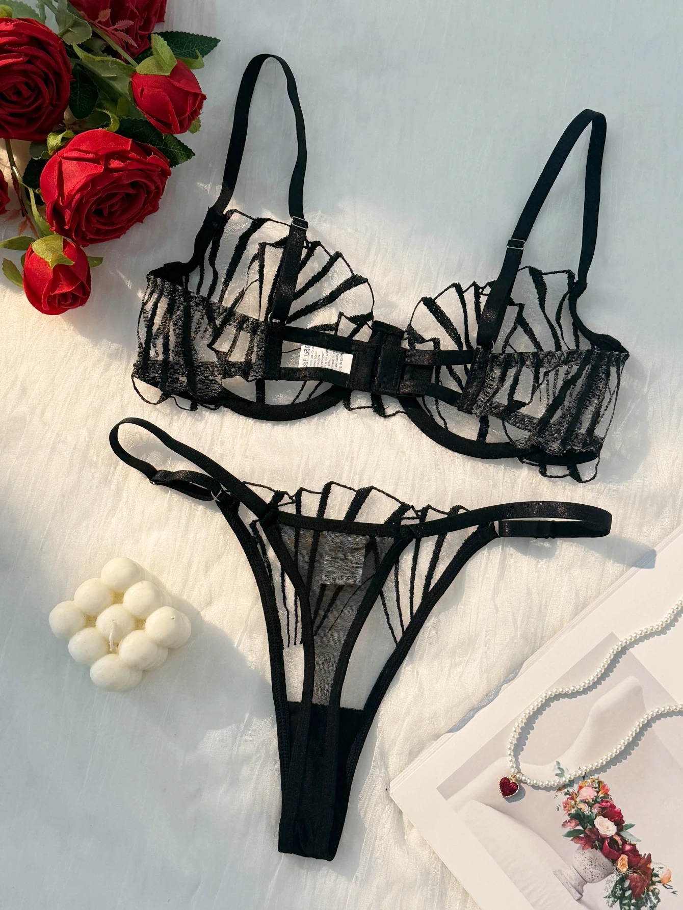 HeartCaptor Women's Black Scallop Embroidered Lingerie Set 2-Piece All-Season - Details 2