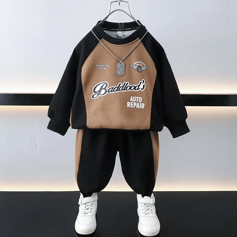 

Free Shipping Boys Spring Autumn 2PCS Casual Fashion Patchwork Sweatshirt +Jogging Pants For 2-10Years Teenage Boys Sports Suits