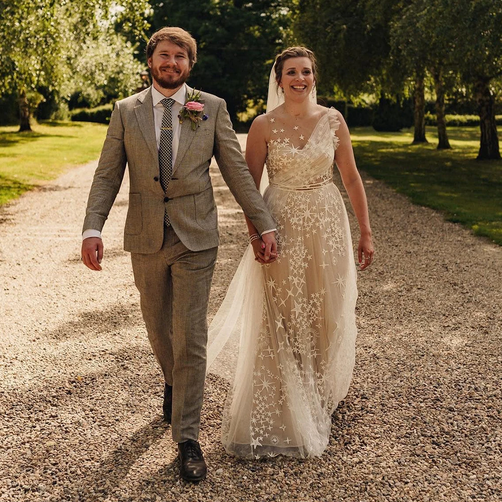 

A Line Stars Unique Ruched Tulle Sheath Wedding Dress Custom Made Illusion Back Rustic Sleeveless Maxi Starry Bridal Gowns