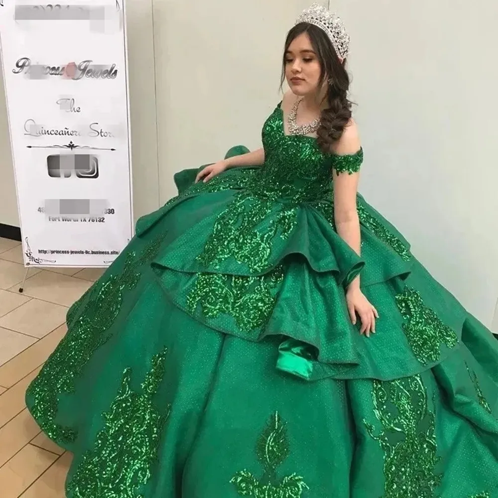 

Emerald Green Quinceanera Dresses Gorgeous Sweetheart Off The Shoulder Appliques Sequined Tiered Princess Party Sweet 15 Pageant