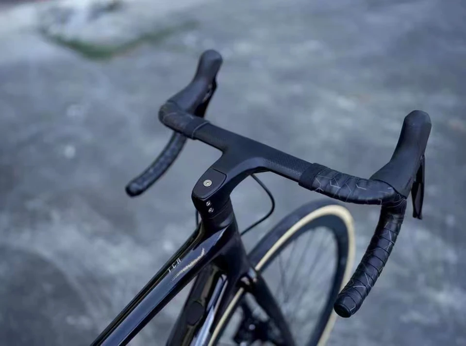 ロードバイク　一体型カーボンハンドル　コックピット S0b205e4abee14ead8b6f97e2e134d