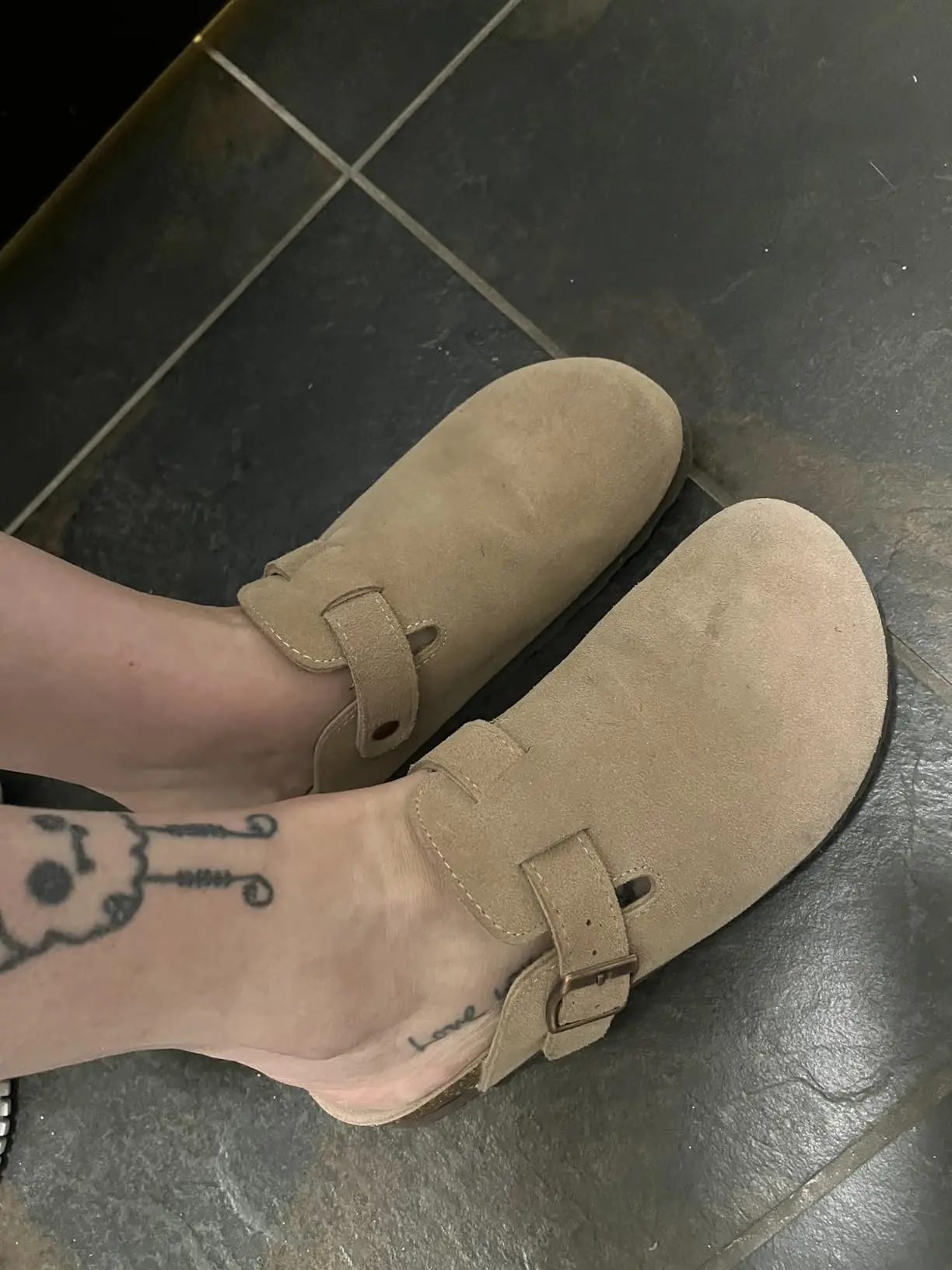 Kidmi Unisex Suede Cork Footbed Clogs – Arch Support Mules, Nonslip Outdoor & Beach Sandals