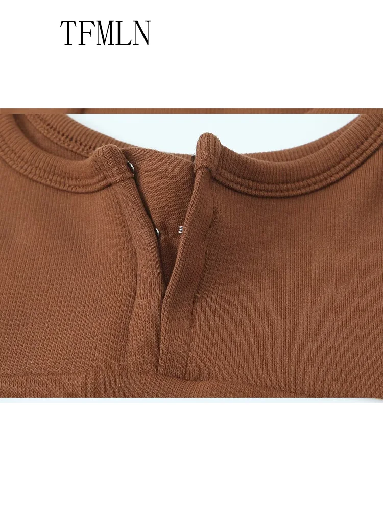 TFMLN 2025 Summer Women Knitted Tank Tops Fashion Square Collar Sleeveless Causal Slim Shirts Simple High Street Girls Tops