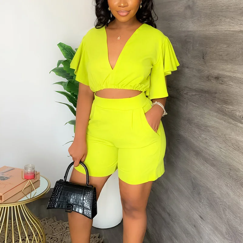 

Модный комплект из двух предметов для женщин, летние костюмы с V-образным вырезом, короткий топ с ремешком и шорты, Женский Повседневный комплект из двух предметов с шортами