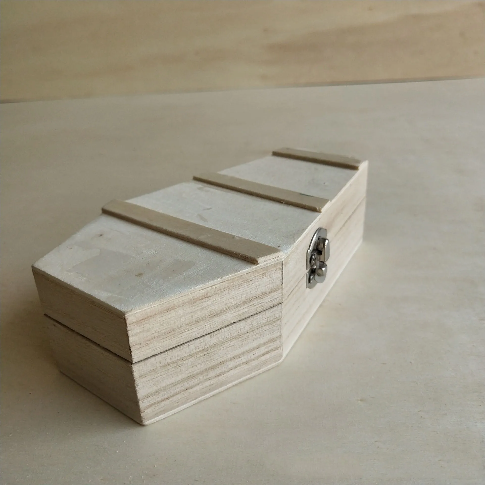 

Wooden Coffin Shaped Jewelry Box Halloween Coffin Shape Storage Boxes Candy Treat Packaging Cases Jewelry Gifts Box Haunted