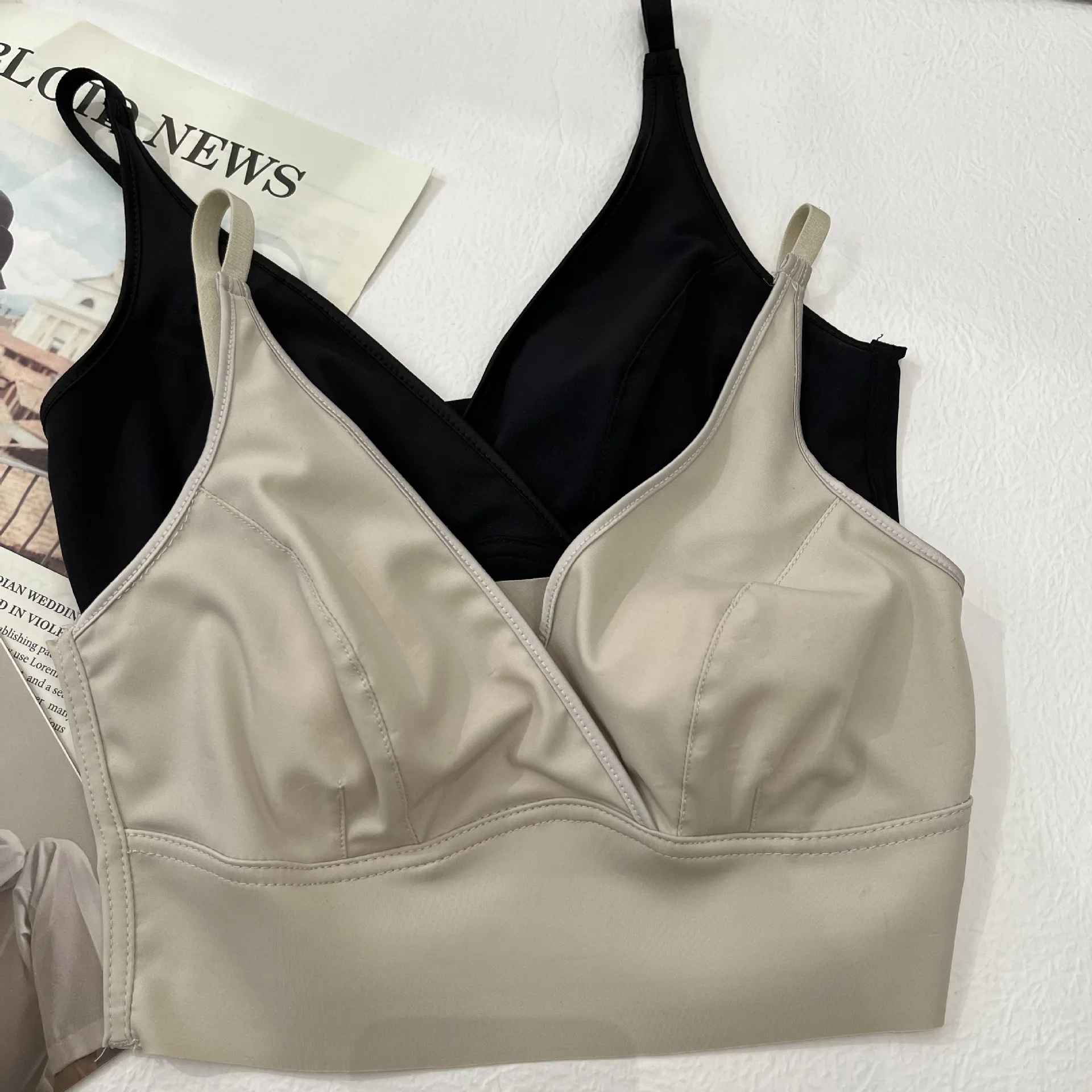 Women Deep V Sexy Slim Bra Wireless Gathered Underwear Comfort Brassiere Sexy Seamleass Lingerie Push Up Intimates Bralette
