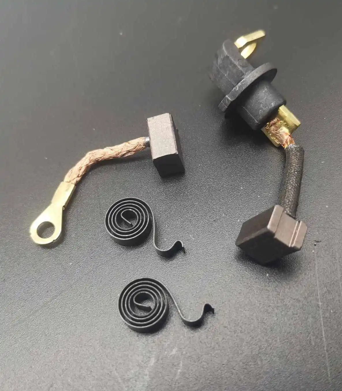 Carbon Brush for Motorcycle GY6-125 Princess 100 GS125 GN125 CBT125 DY100 Starter Motor motorcycle carbon brush motorcycle spare parts