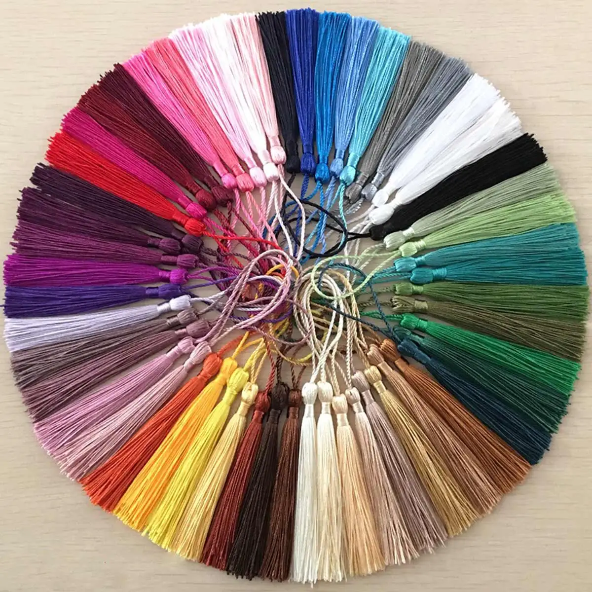 

Wholesale 200PCS Multicolor Handmade Tassels Charm Pendants 13cm Long DIY Chinese Knot Fan Crafts Apparel Garment Accessories