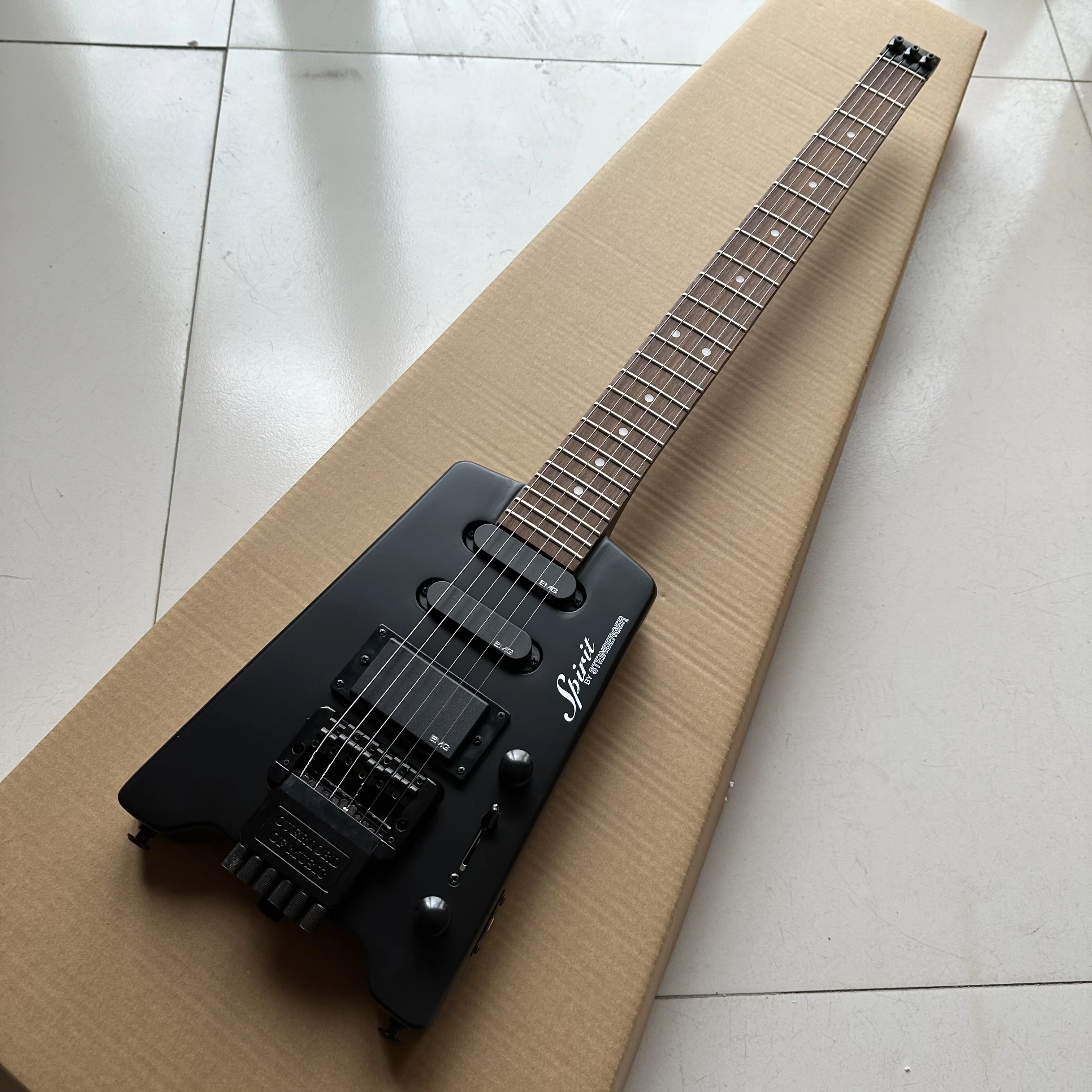 Steinberger Electric Guitar, Satin Finished, Floyed Rose Bridge, Mahogany Body, Headless Guitarra