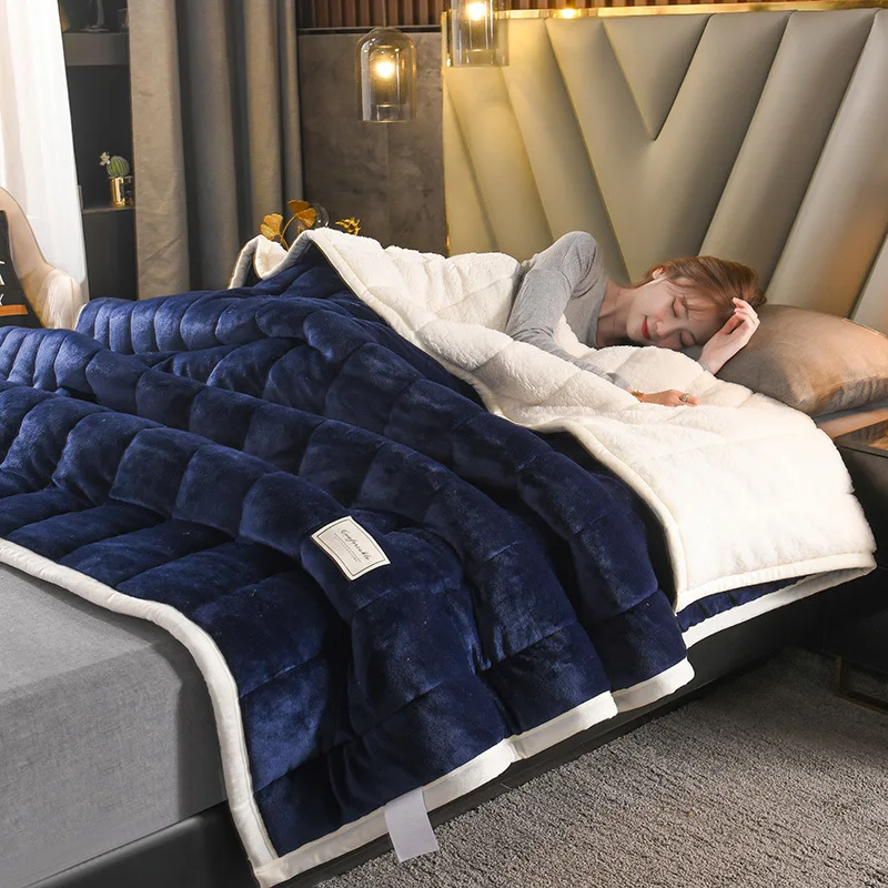 

Coral Fleece Autumn Winter Warm Blankets for Bed 3 Layers Thicken Flannel Blanket Quilt Soft Comfortable Warmth Quilts Washable