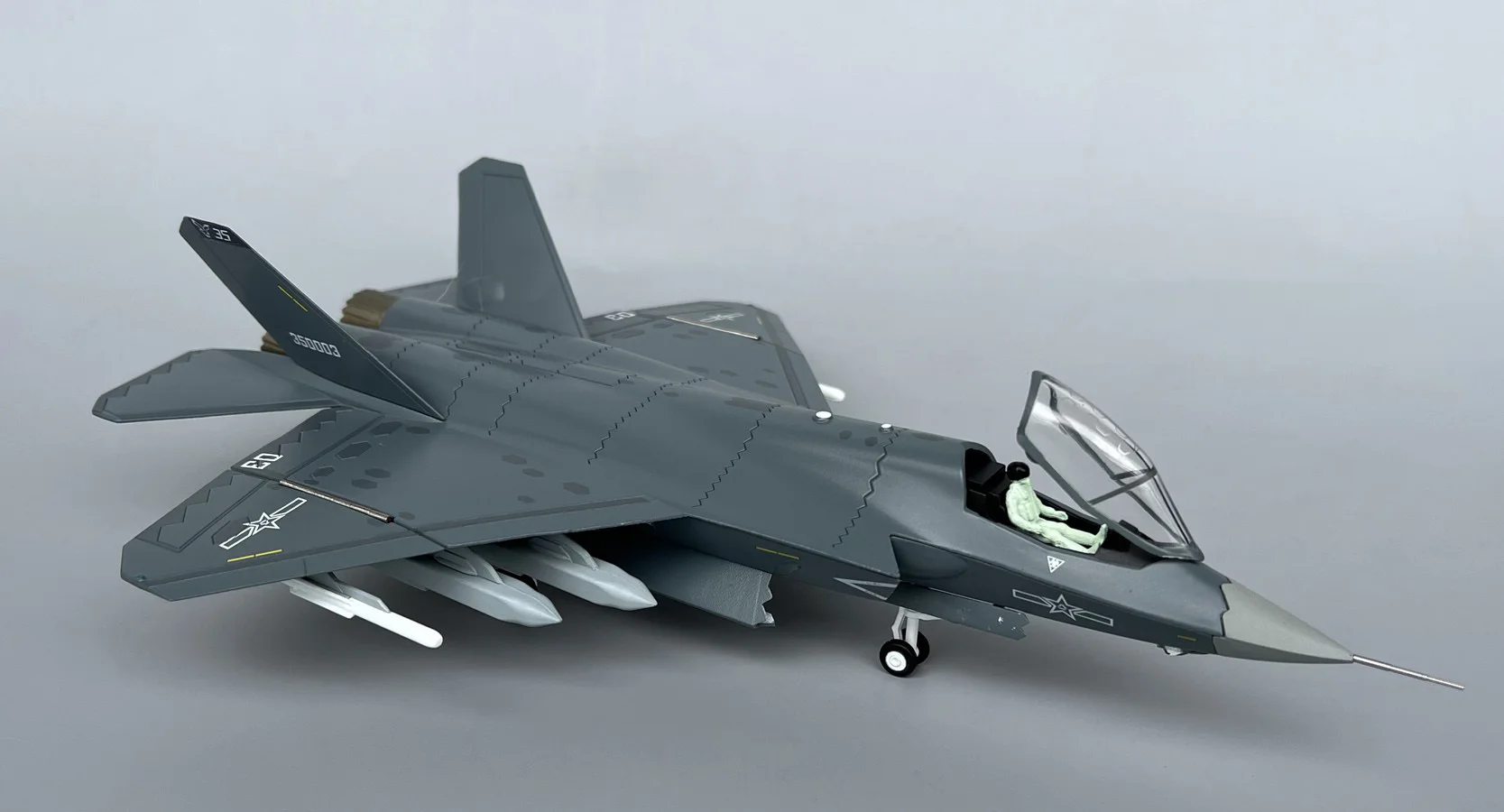 1:72 Scale China J-50 Fighter Jet Model – Alloy Die-Cast, Display Stand Included