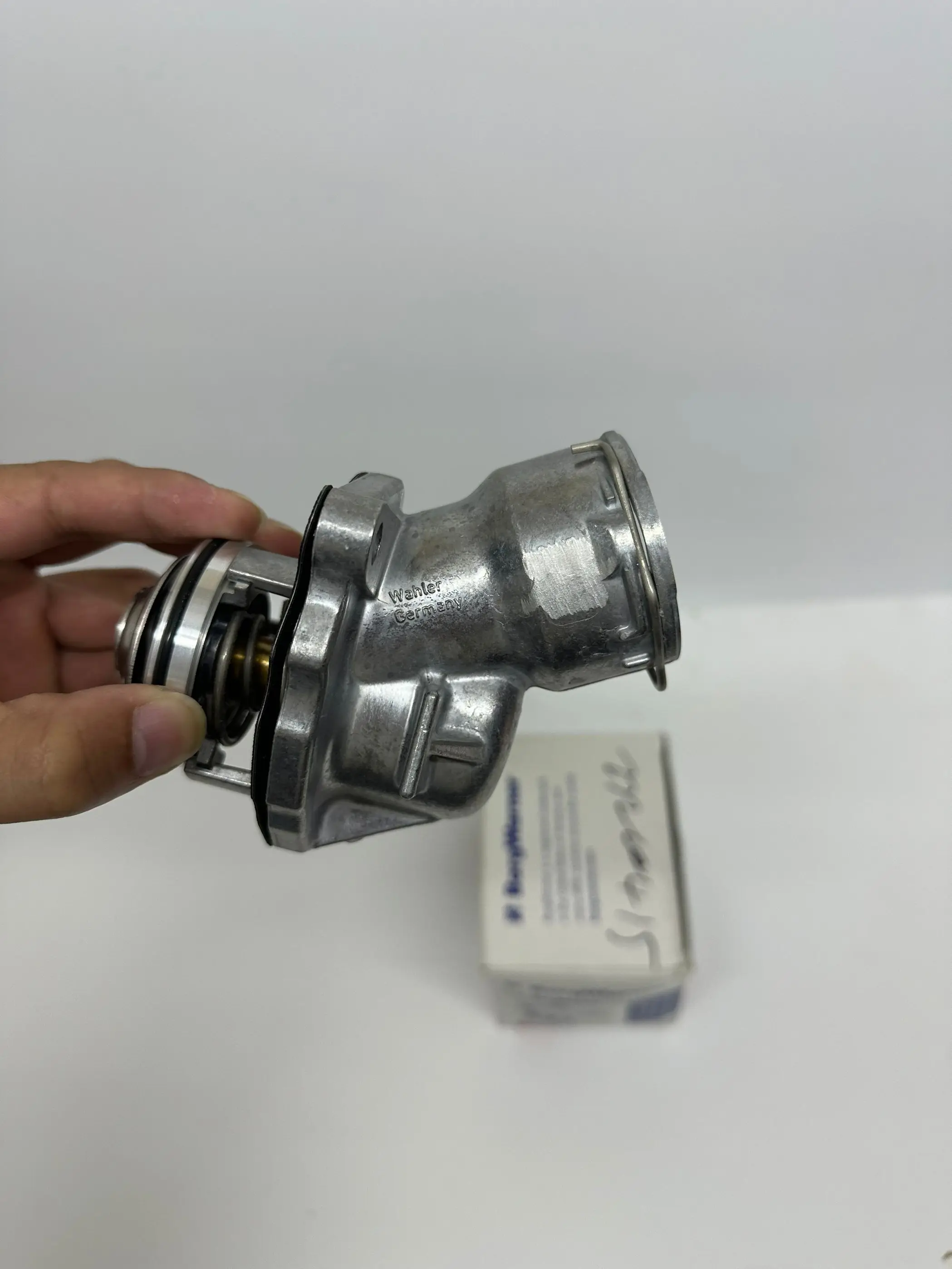 2722000415,2722000015,2722000115 new for Mercedes M272, ML350, E300, GLK300, S300, S350, R300 thermostats