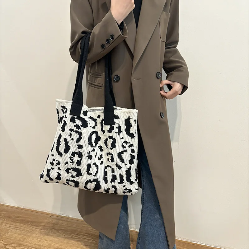 Shoulder Bag Knitted Bags for Women Fashionable Popular Design Large Capacity Tote Contrast Color Daily Commute Casual All-Match