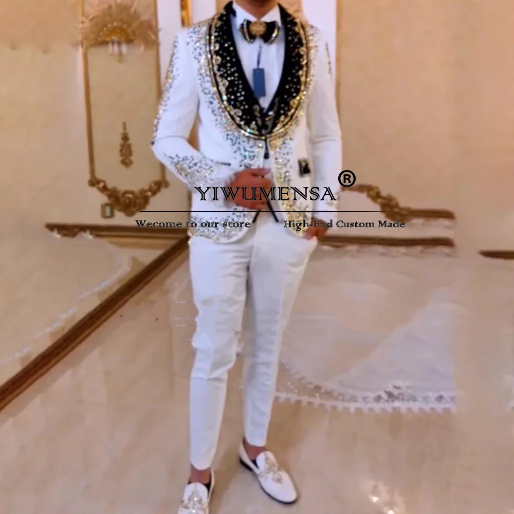Luxury White Wedding Suits For Men Skinny Sparkly Crystals Beads Shawl Lapel Prom Blazers 3 Pieces Groomsman Tuxedos Customized 3