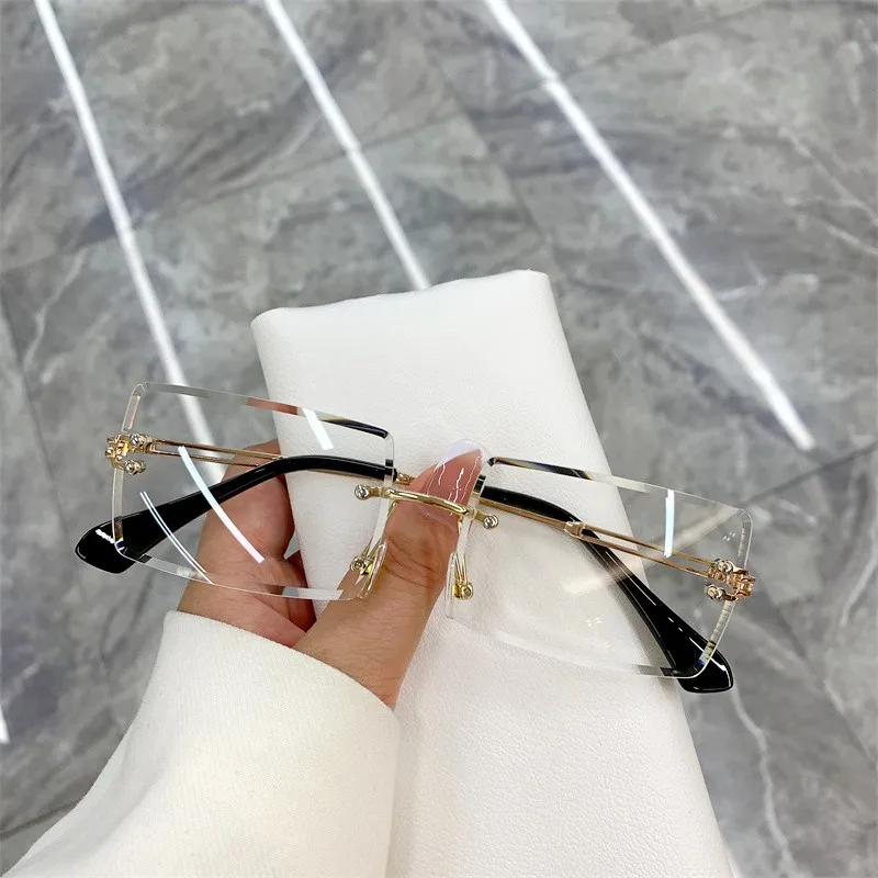  - 2022 New Fashion Fashion Rectangle Rimless Goggles Women Men Trendy Small Sun Glasses Summer Traveling Shades Uv400 Bulk Glasses