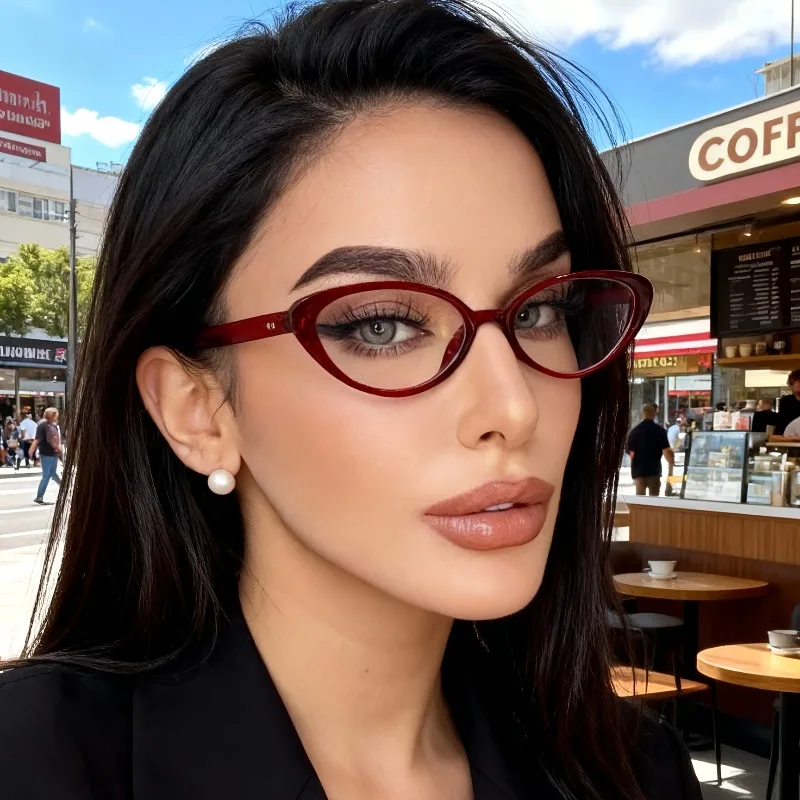 1PC 여성용 안경을 위한 트렌디한 장식이 있는 세련된 빨간색 작은 프레임 고양이 눈 투명 안경