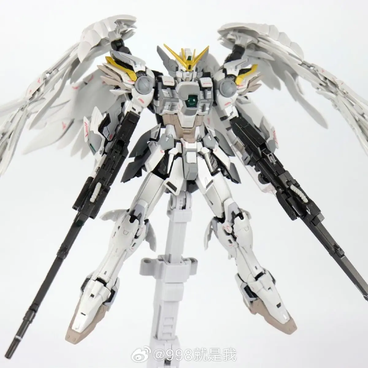8827 1:100 プラモデル　ウイングガンダムスノーホワイト 61Re9s1AtHL.jpg_BO30,255,255,
