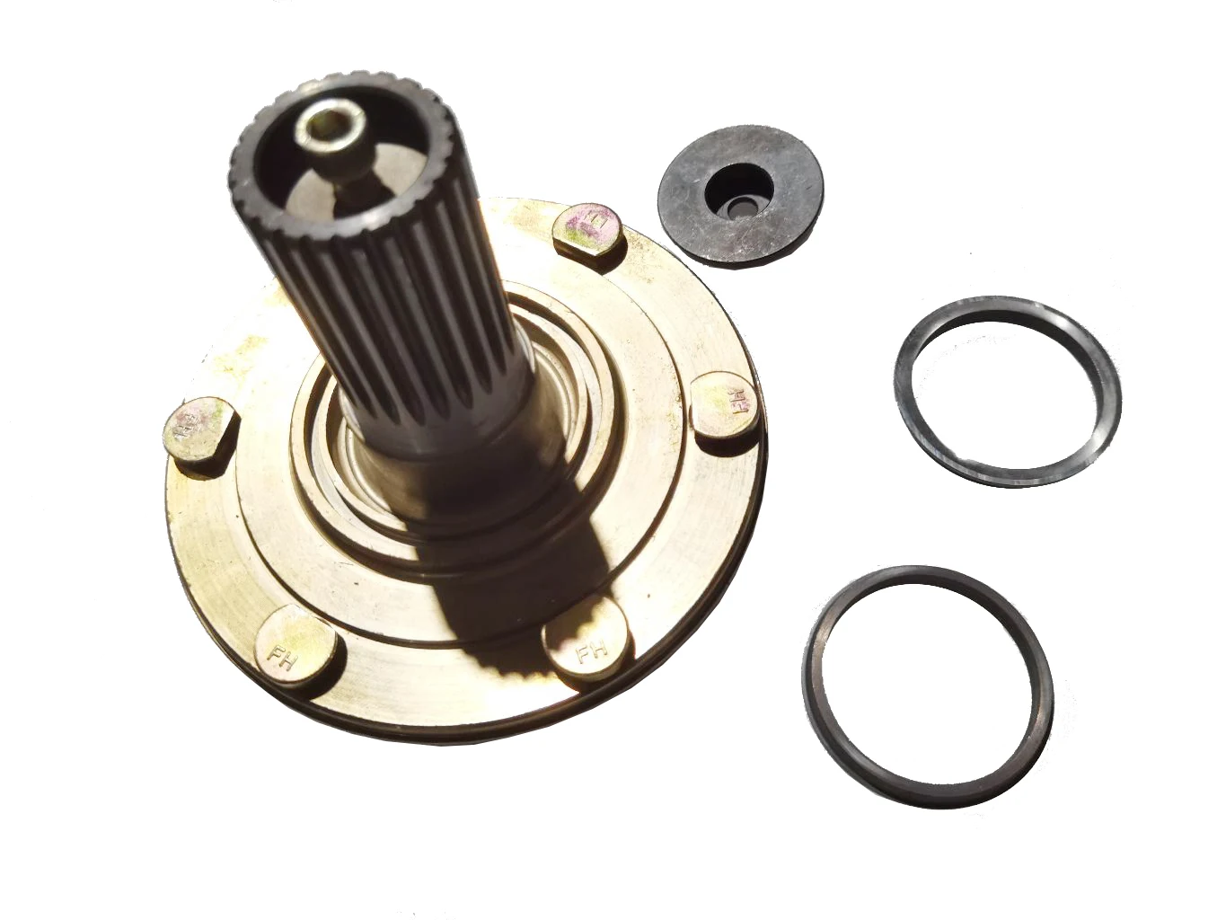 

PQJ554.31.122E, Комплект переднего приводного вала для трактора серии Foton Lovol