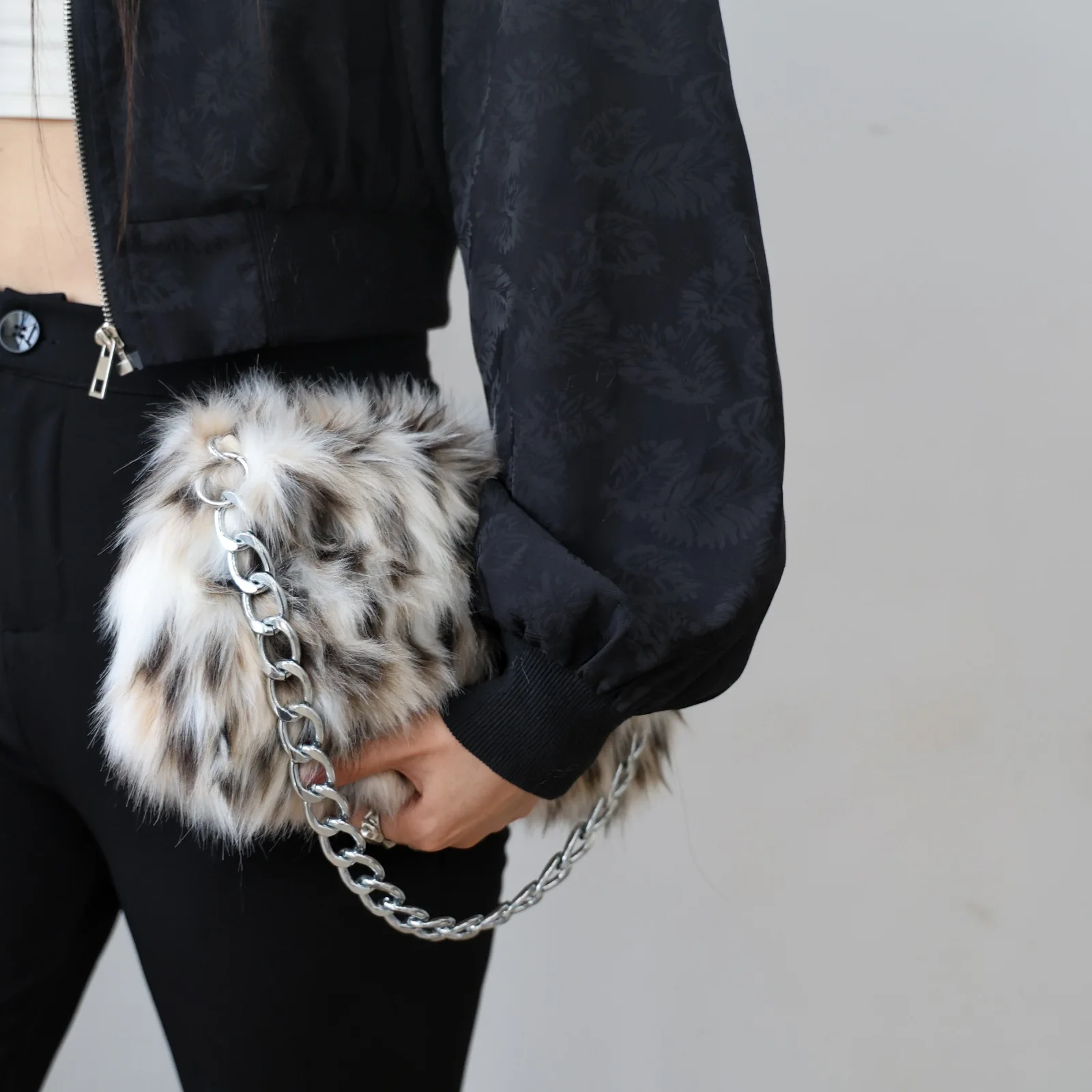 New Faux Fur Leopard Shoulder Bag Women's Autumn Winter Chain Handbags Ladies Leopard Print Clutch Purses Fluffy Top Handle Bags