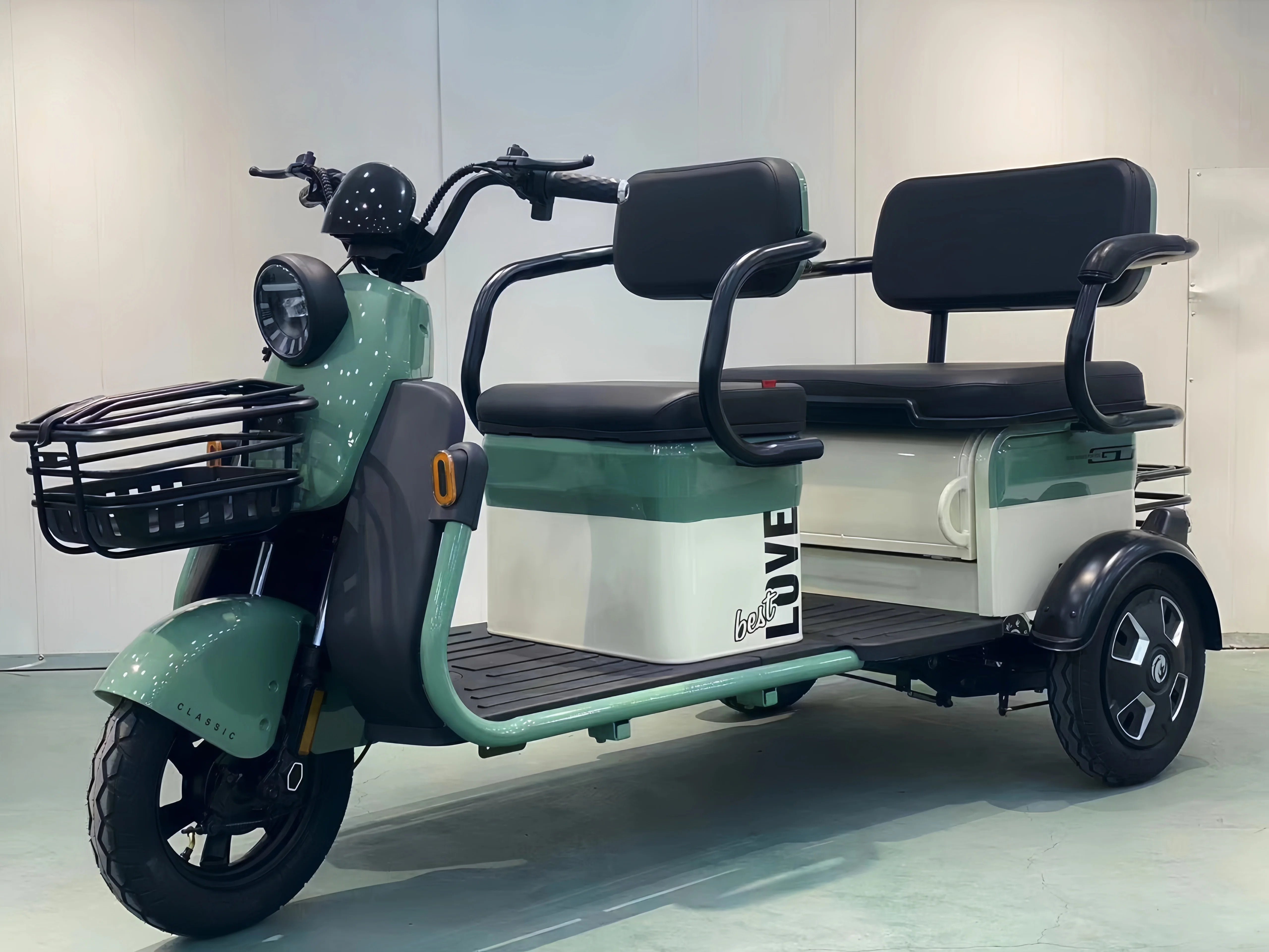 Low Price 48v 600w Unisex Fashion Cheap Manned Comfortable Fast adult Electric Tricycle
