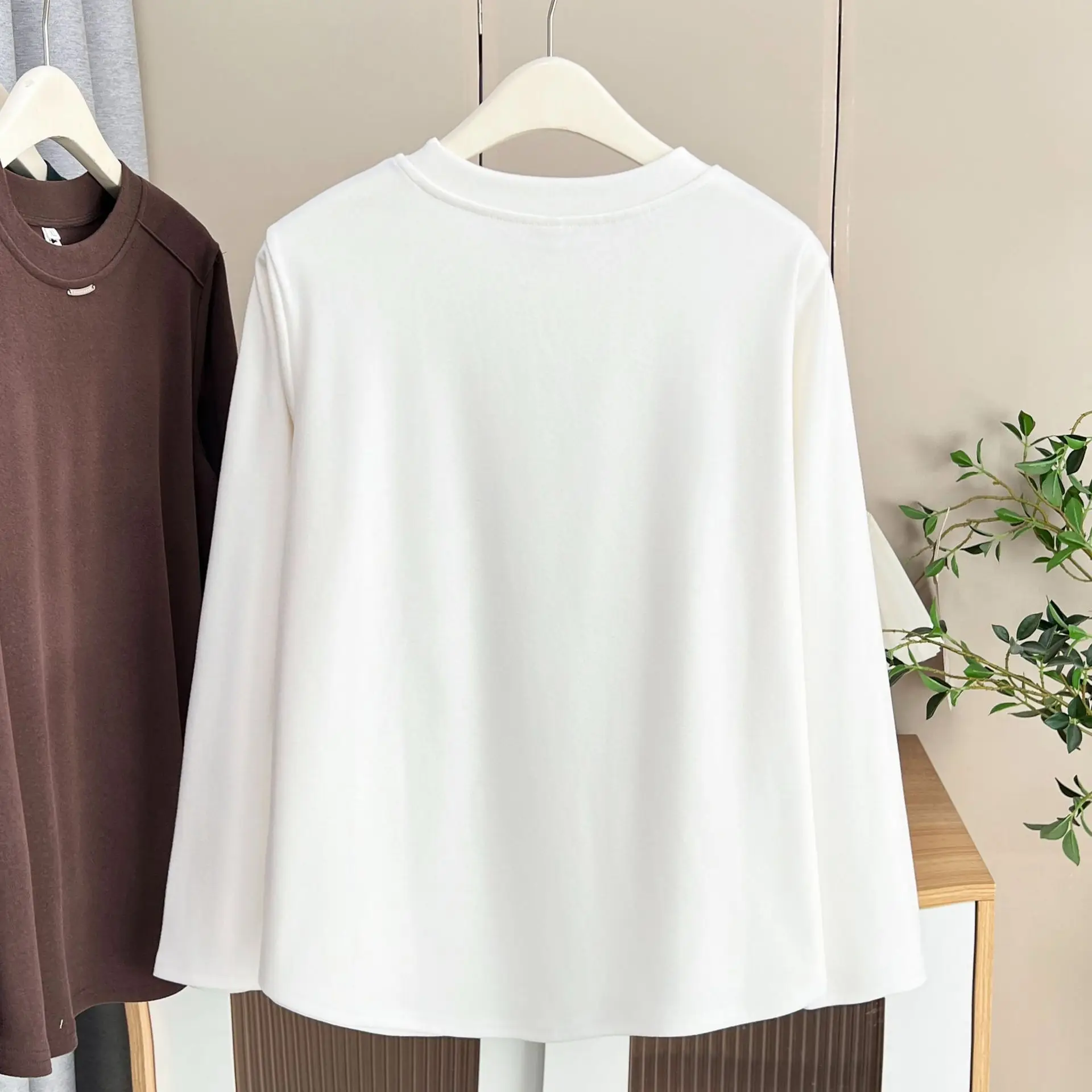 XXXXL Fashion Plus Size Women's T-Shirt Autumn And Winter New Simple Basic Warm Fleece Label O-Neck Long Sleeved Top 2535