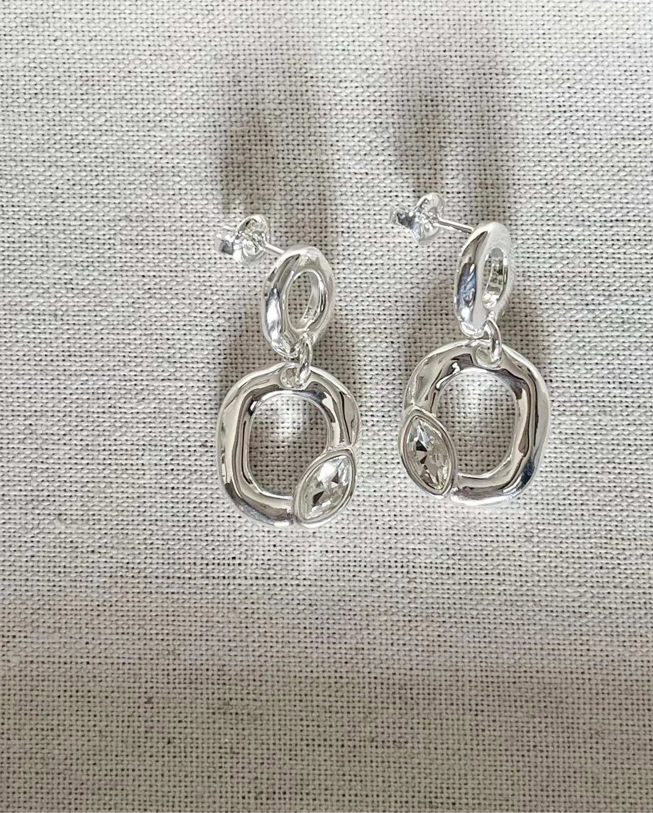 YS 2023 New UNOde50 Bestselling Exquisite and High Quality Gem Fashion Women's Earrings Jewelry Gift Bag in Spain