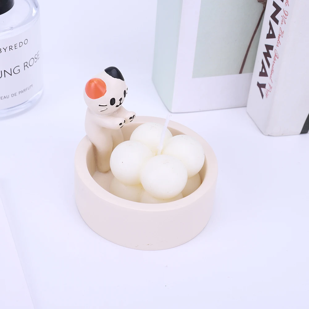Cartoon Kitten Candle Holder Resin Tabletop Cartoon Cat Decor Creative Kitten Warming Paws Candlestick Gift For Cat Lover