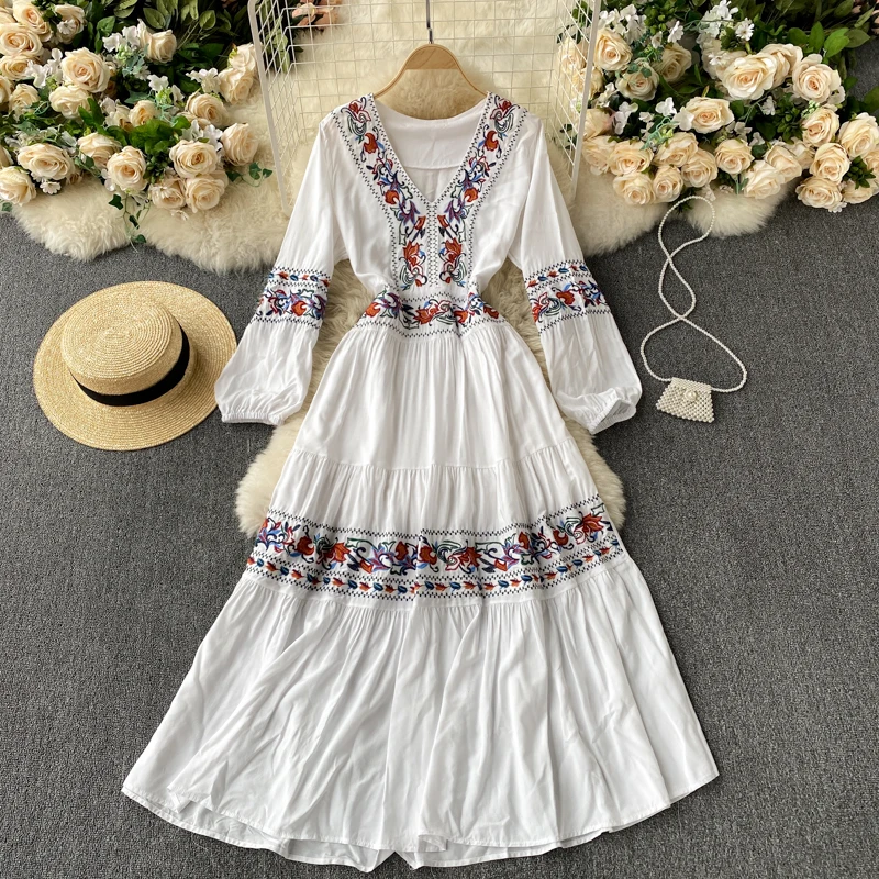 

Woman 2022 Spring New Style Fashion Retro Ethnic Heavy Industry Embroidered Puff Sleeve Holiday Dress Vestidos Female