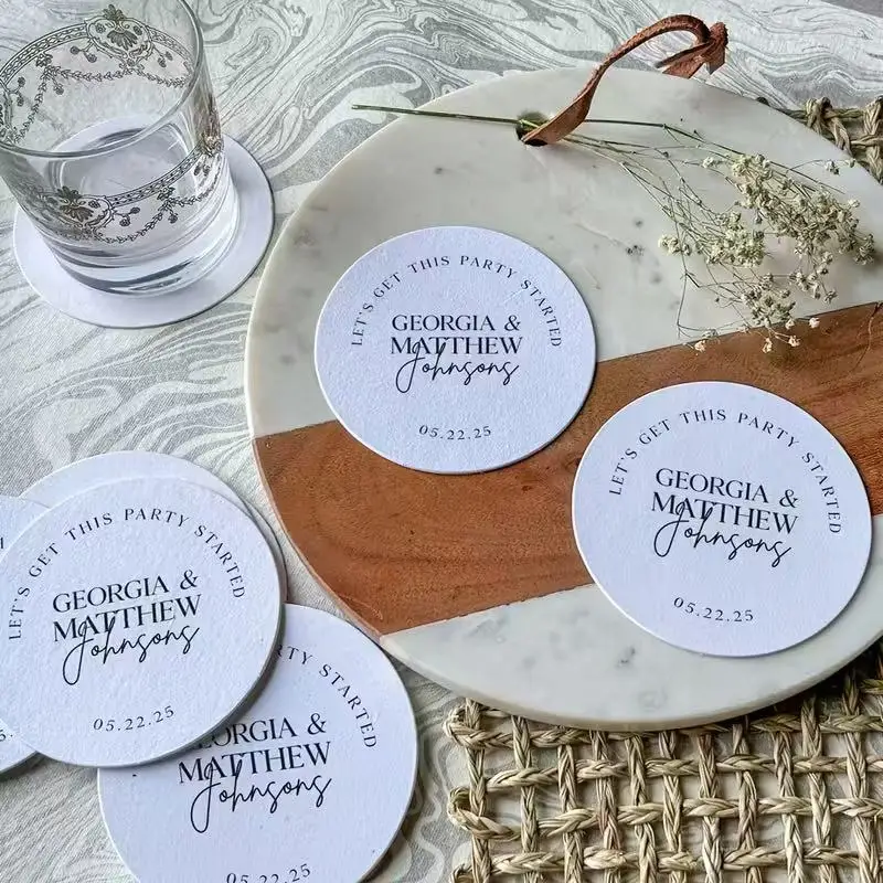 200개 맞춤형 종이 컵받침 나만의 디자인 또는 로고 업로드 사진으로 인쇄된 맞춤형 종이 컵받침 크리스마스 선물