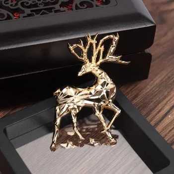 Mini Exquisite Golden Christmas Deer Animal Clothes Brooch Men and Women Clothing Hundred Matching Accessories