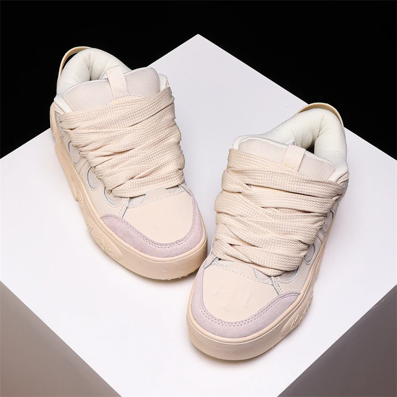 Women's Cricket Shoes Flat Running Jumping Wear-resistant Cushioned Sneakers
