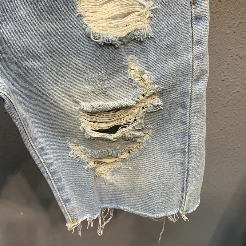 Summer Men's Ripped Denim Shorts Light Blue Knee Length Jeans Fashion Trend Raw Hem Beggar Pants Breeches Denim Shorts Summer Jeans Shorts
