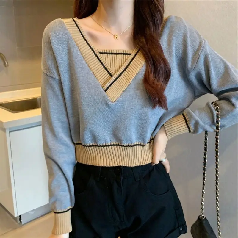New Autumn and Winter Women's Clothing Women's New Color Matching Long-sleeved Short Sweater Elegant V-neck Office Knitwear Top