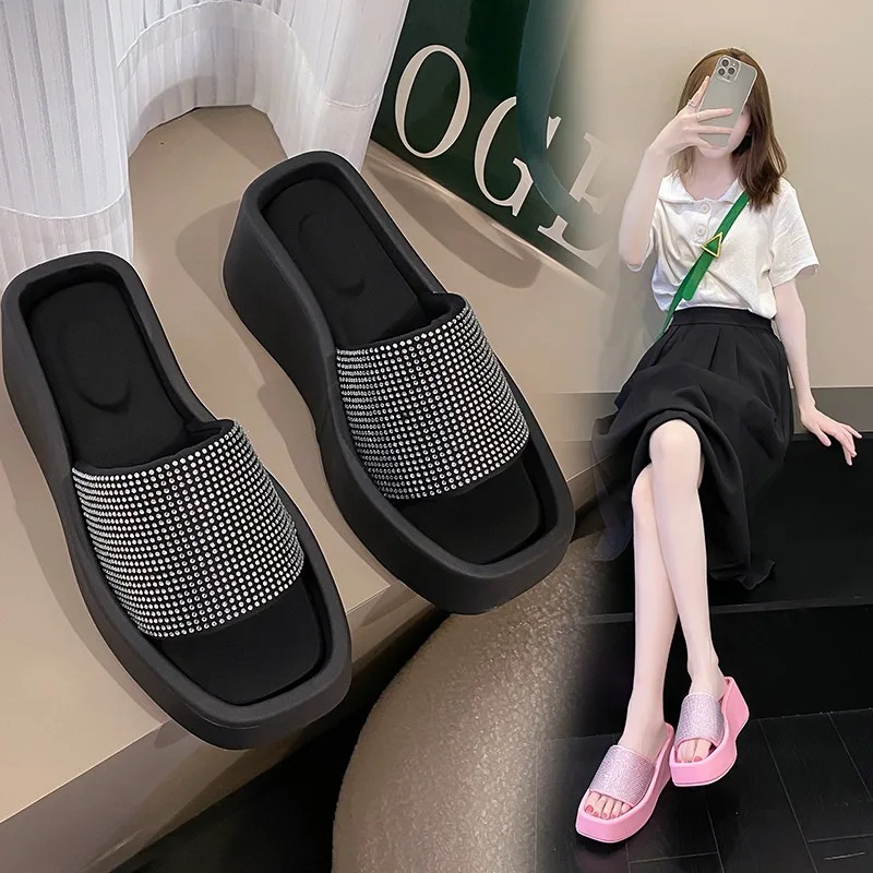 

Sponge Cake One-word Slope Heel Slippers Women's 2023 New Style Outer Wear Increased Fashion Rhinestone Thick-soled Sandals