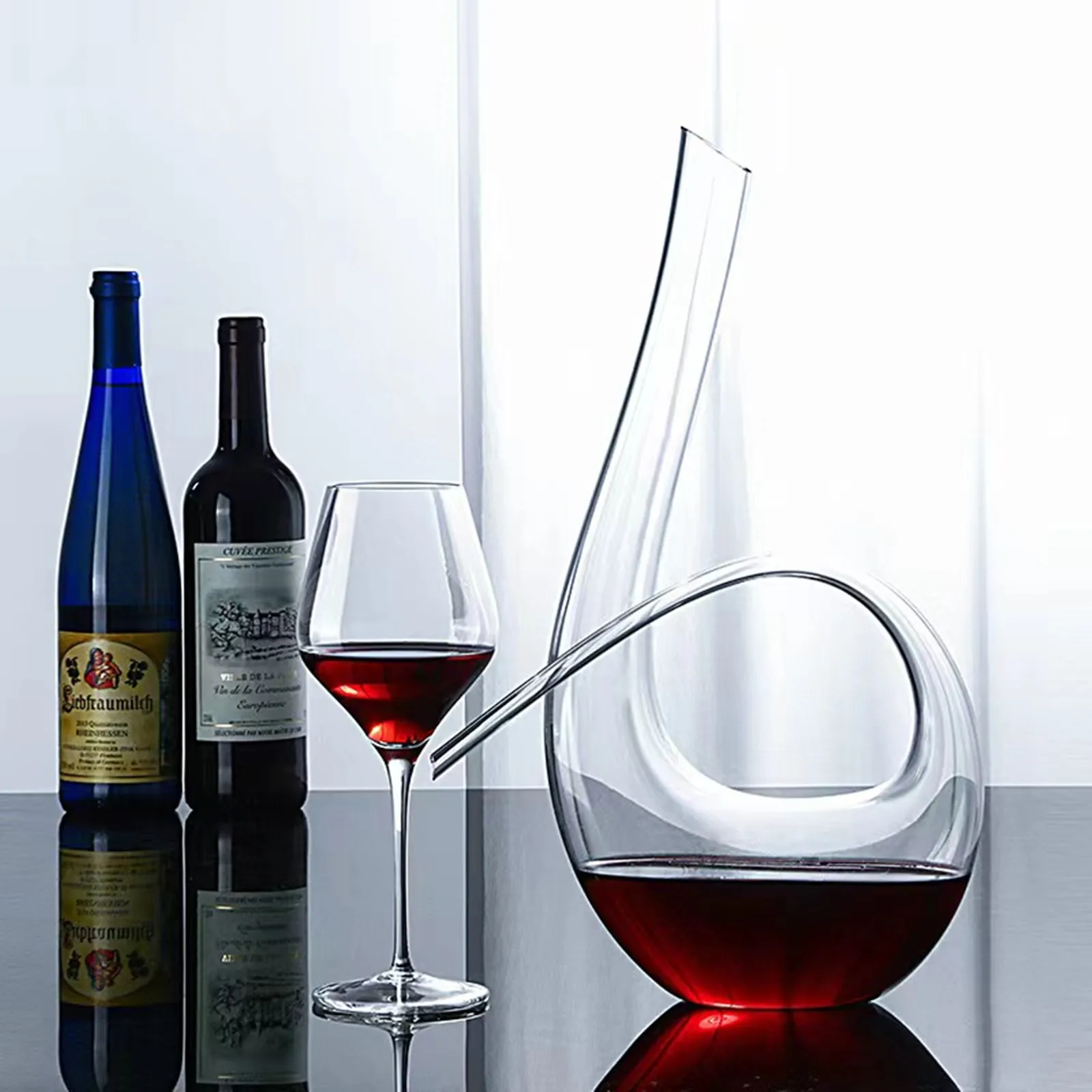 

1400 ml wine decanter and glass bottle lead-free crystal glass, hand blown figure-six design high-end elegance. A great gift for