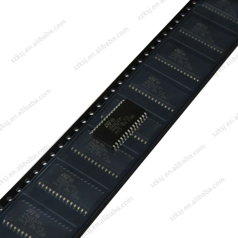 

10pcs VNQ810M brand new original stock SMT 28 pin automotive computer board chip integrated circuit