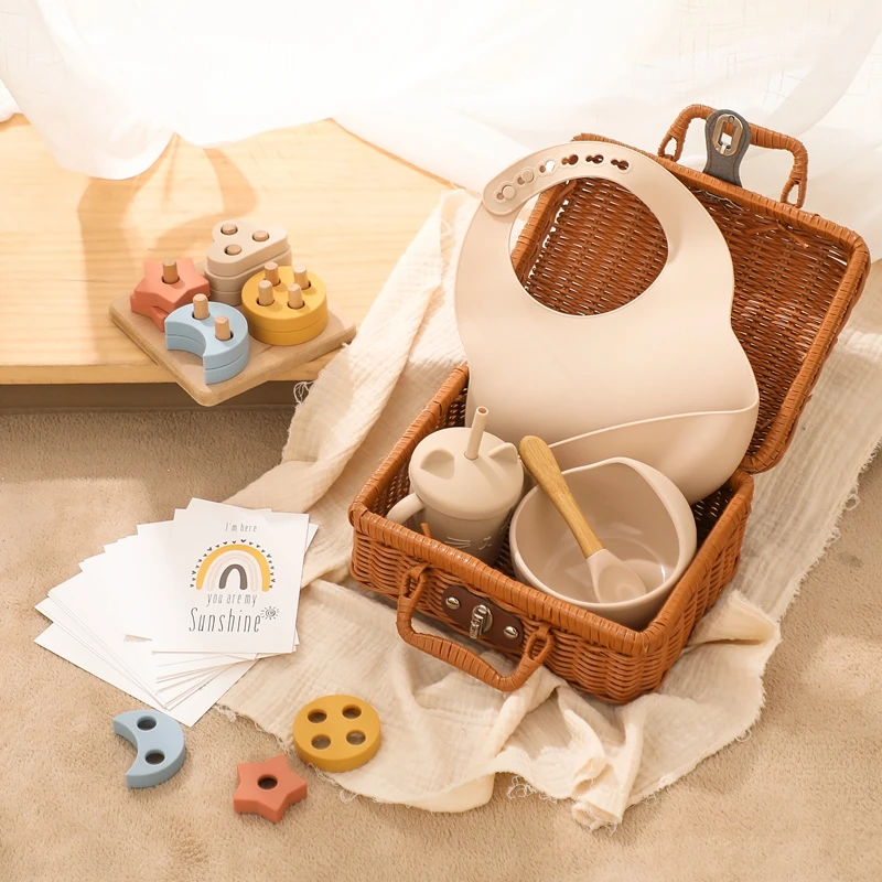 Wooden Baby Rattle Gift Set – Crochet Animal Toy & Montessori Keepsake Box