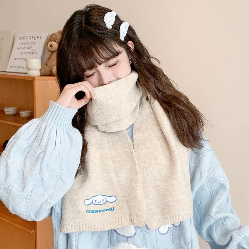 وشاح من الصوف الأصلي المعتمد من Miniso Sanrio وشاح لطيف على شكل قلب فتاة كرتونية دافئ ومريح من Katie Cat Kuromi