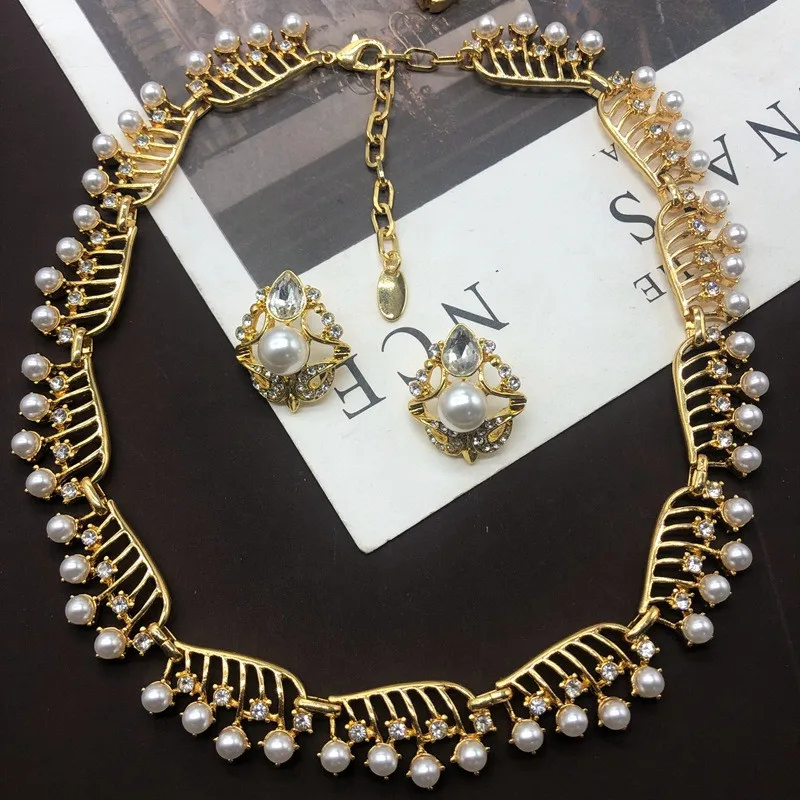 

Vintage Western style necklace and earrings