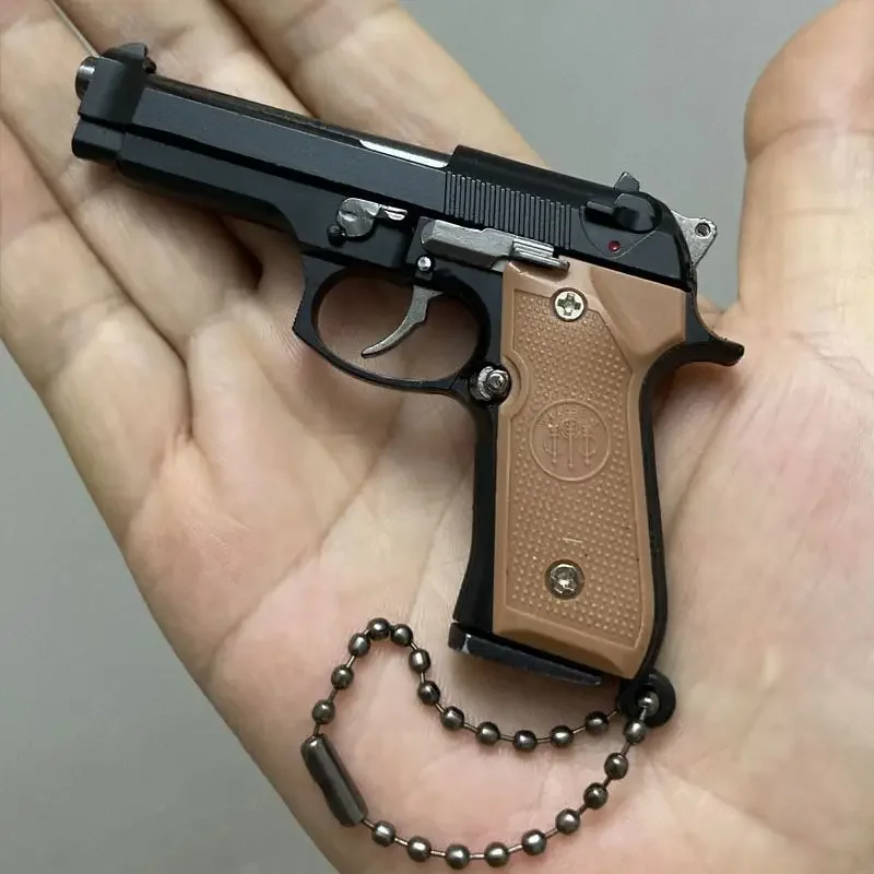 Alloy M92 Pistol Gun Keychain Toy 1:3 Scale Mini Gun Metal Keychain M92 Pistol Fidget Toy PUBG Gun Toy Gift Pubg Decoration Toys