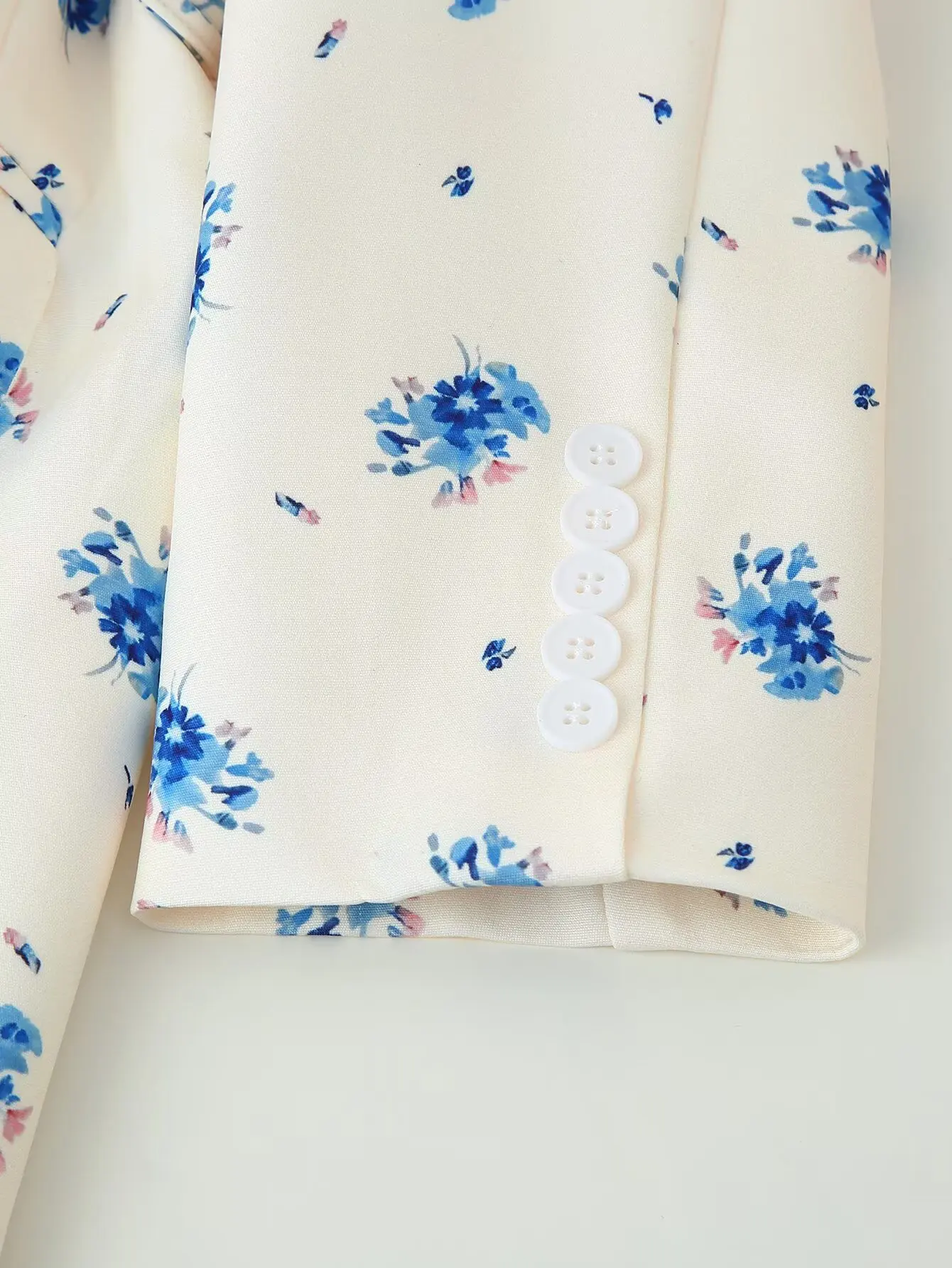 2025 Spring Autumn Lacing Up Bow Sashes Beige Floral Print Blazer Boyfriend Vintage Women Front Pockets Loose Suit Fashion Coat
