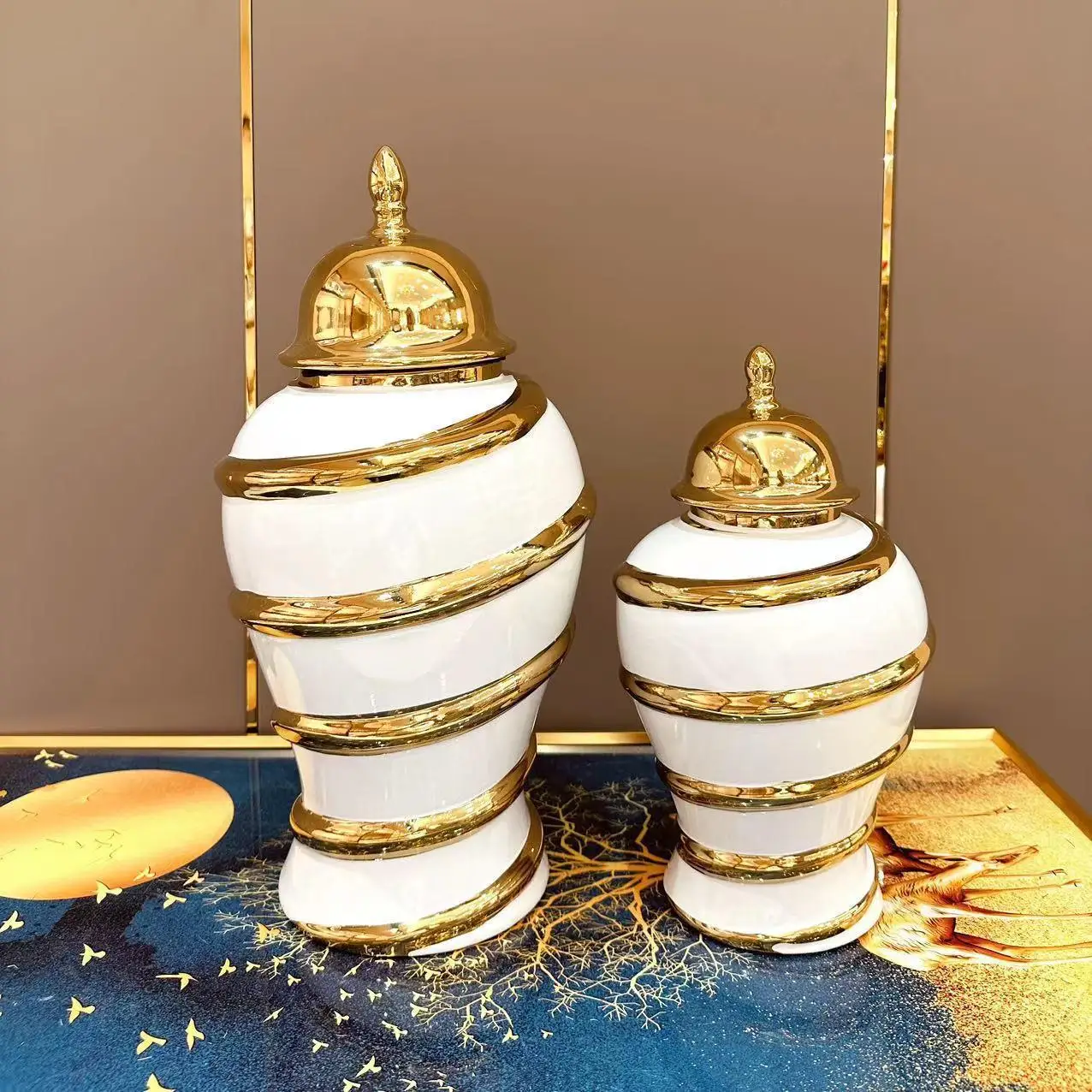 

European-Style Electroplated Gold Ceramic Hat-Covered Jar Vase Decoration Light Luxury Craft Model Room Soft Decoration Hallway