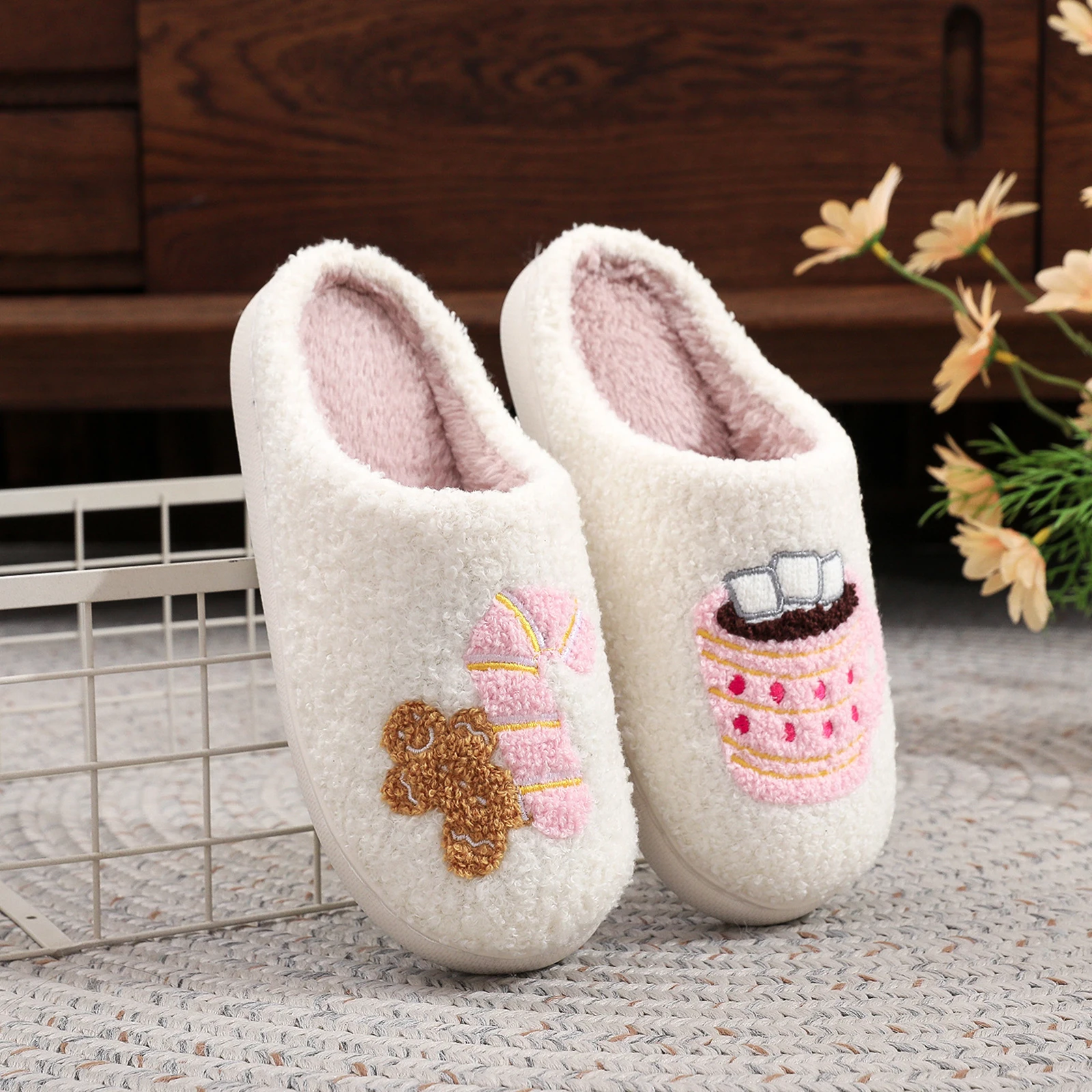 Women & Men Christmas Slippers Cotton Home Slippers Cute Fuzzy Warm Slip On Slippers for Bedroom Living Room Garden Yard