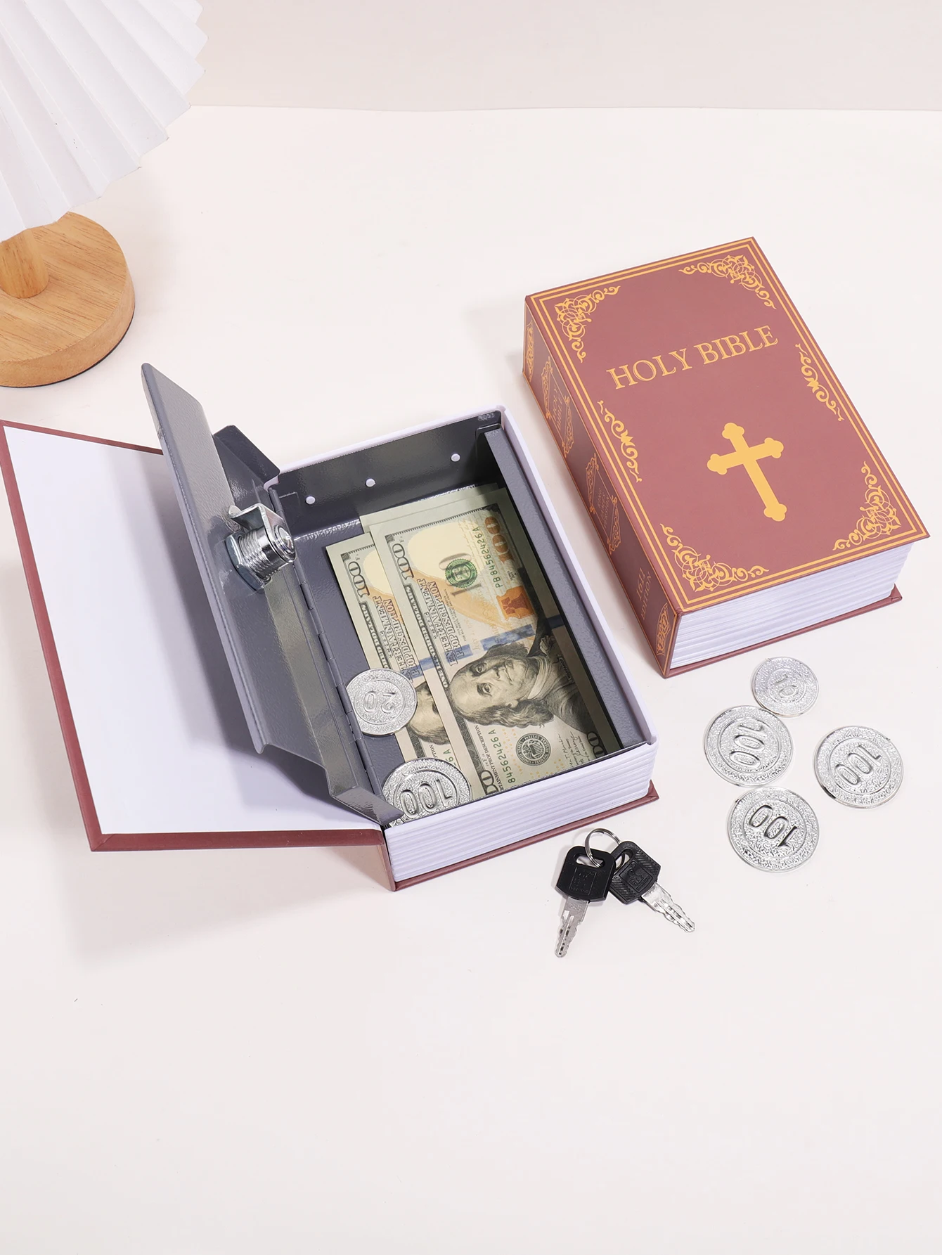 Hucha con forma de libro vintage con llave, caja de ahorro_voghion.com