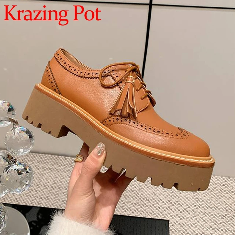 

Krazing Pot Full Grain Leather Round Toe Med Heels Thick Bottom Craving Tassel Leisure Design Oriental Cross-tied Brand Pumps
