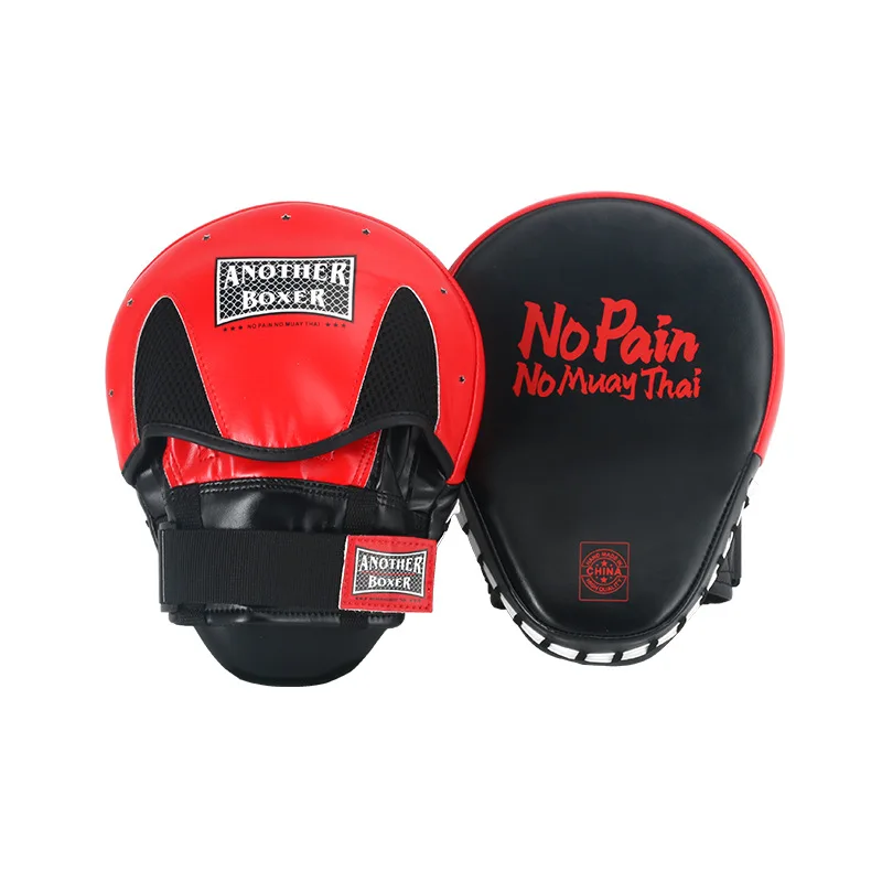 1 Piece Training Muay Thai Boxing Pads Focus Mitt Sanda Martial Arts MMA Sparring Equipment Punching Target DEO
